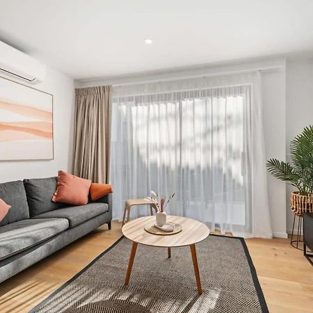Albert Town Whare Екстер'єр фото