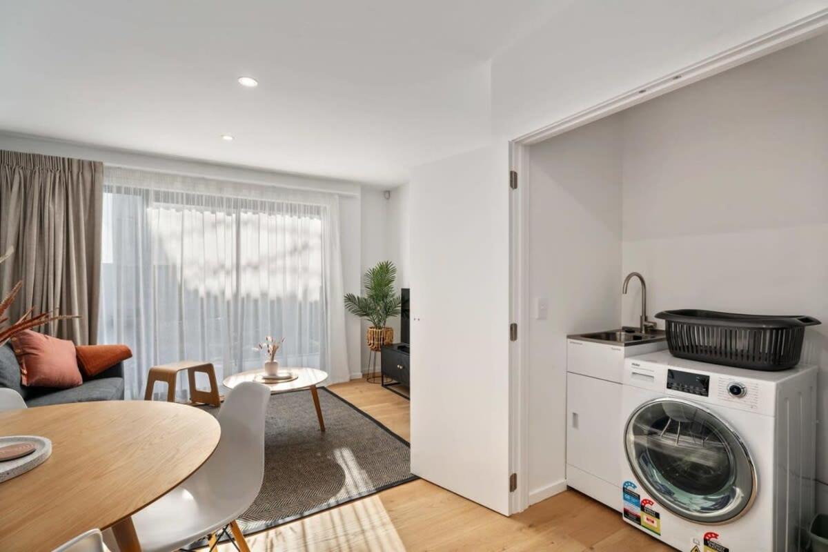 Albert Town Whare Екстер'єр фото