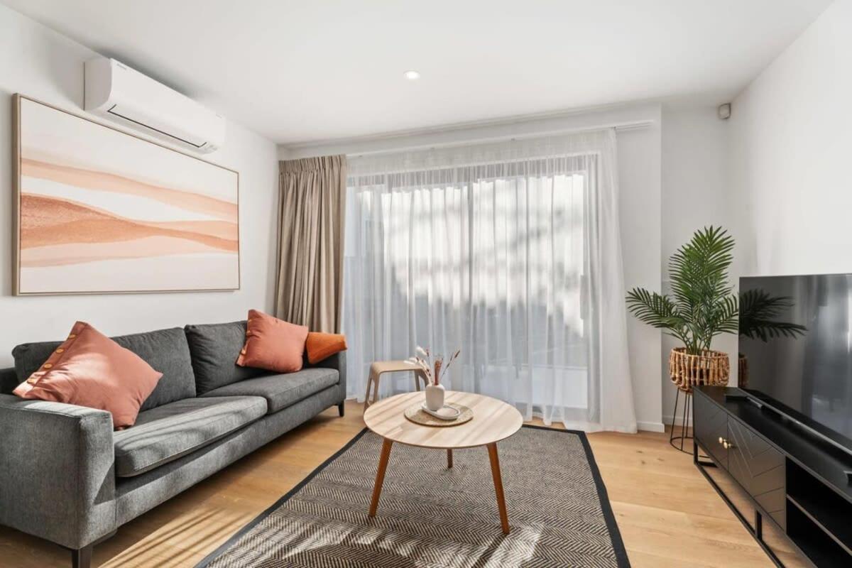 Albert Town Whare Екстер'єр фото